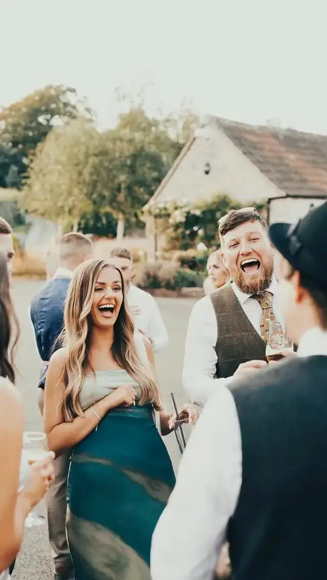 Wedding guests love entertainment. Lush wedding @kingscotebarn captured by the amazing @christophe.photographer .
.
.
.
.
.
.
#kingscotebarn #christophebourgeois #christophe.photographer #kingscotebarnwedding #darrencampbellmagician #darrencampbellmagic #magicianinthehat #kingscotebarnmagician 
#weddingday #weddinginspiration #weddingentertainment&nbsp;#weddingvenue&nbsp;#goodvibes #weddingphotography&nbsp;#wedding&nbsp;#venue #mrandmrs #banter #magician #magic #weddingphoto #moment #instamoment